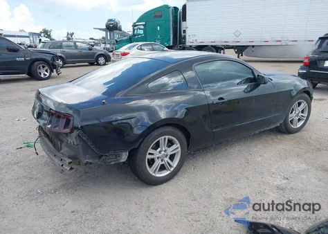 2014 Ford Mustang V6 из США, поврежденный, VIN 1ZVBP8AM7E5225947